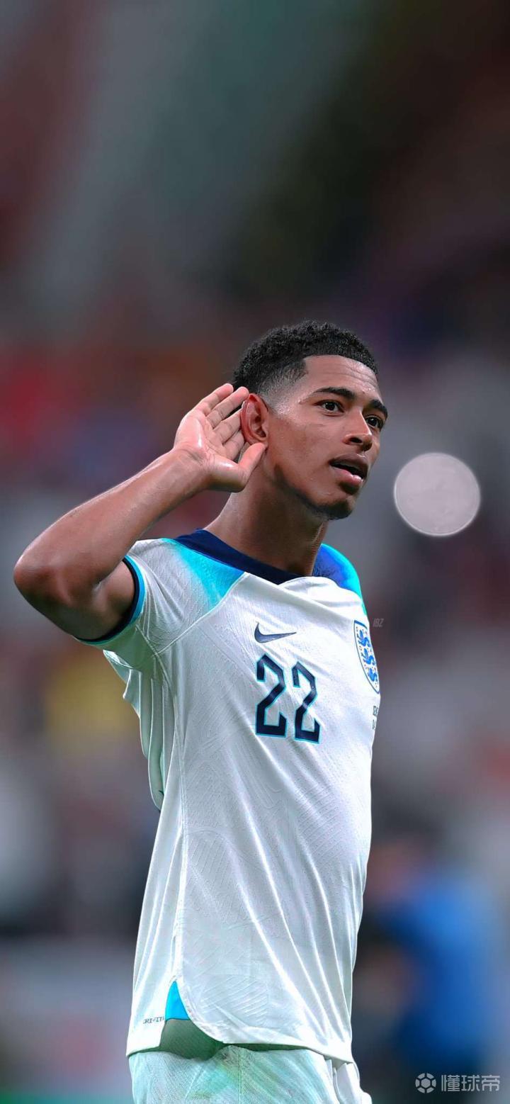 库里31分，字母哥34+10再成空砍，勇士120-113大胜雄鹿，勇士赢球最大功臣竟是他？