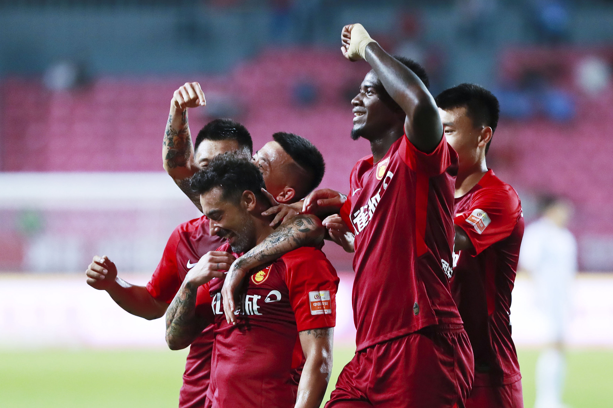 又一CBA主帅要下课了！带队狂输30分，比刘炜还差，战术太单一了