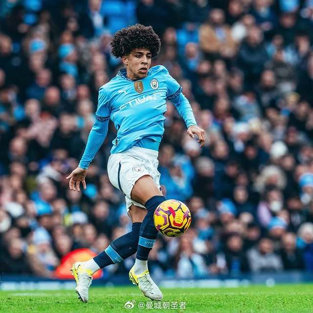 库里这爆发，雄鹿直接傻眼！字母哥34+10+5，也挡不住这三分雨！